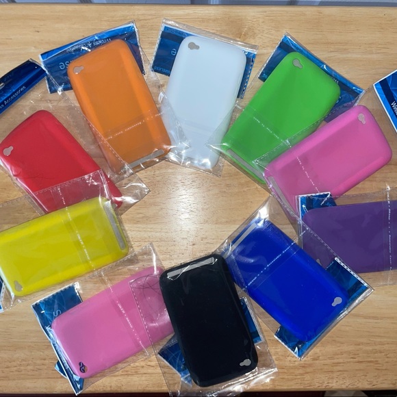 10 Multicoloured iPod Touch 4 Silicon Cases - Picture 1 of 4